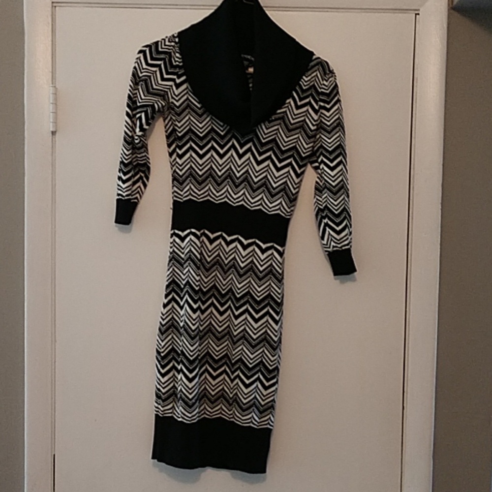 Bebe sweater dress black and white Chevron